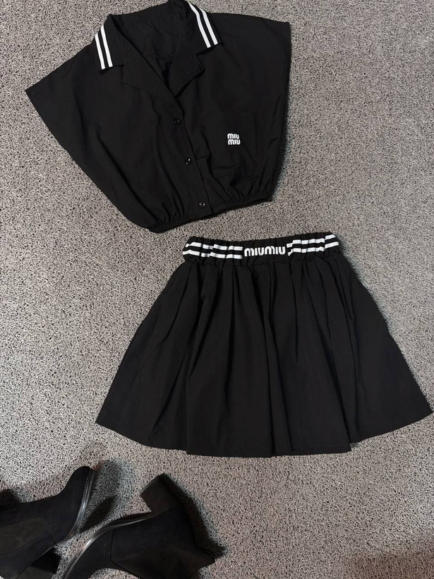 ست کراپ دامن پلیسه مشکی