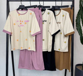 از سمت چپ: کالباسی 'مشکی 'نسکافه ای تیره