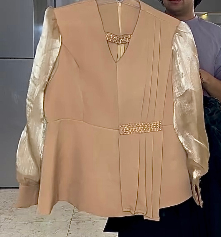 عکس غیر ژورنالی رنگ کرم کت مهتاب