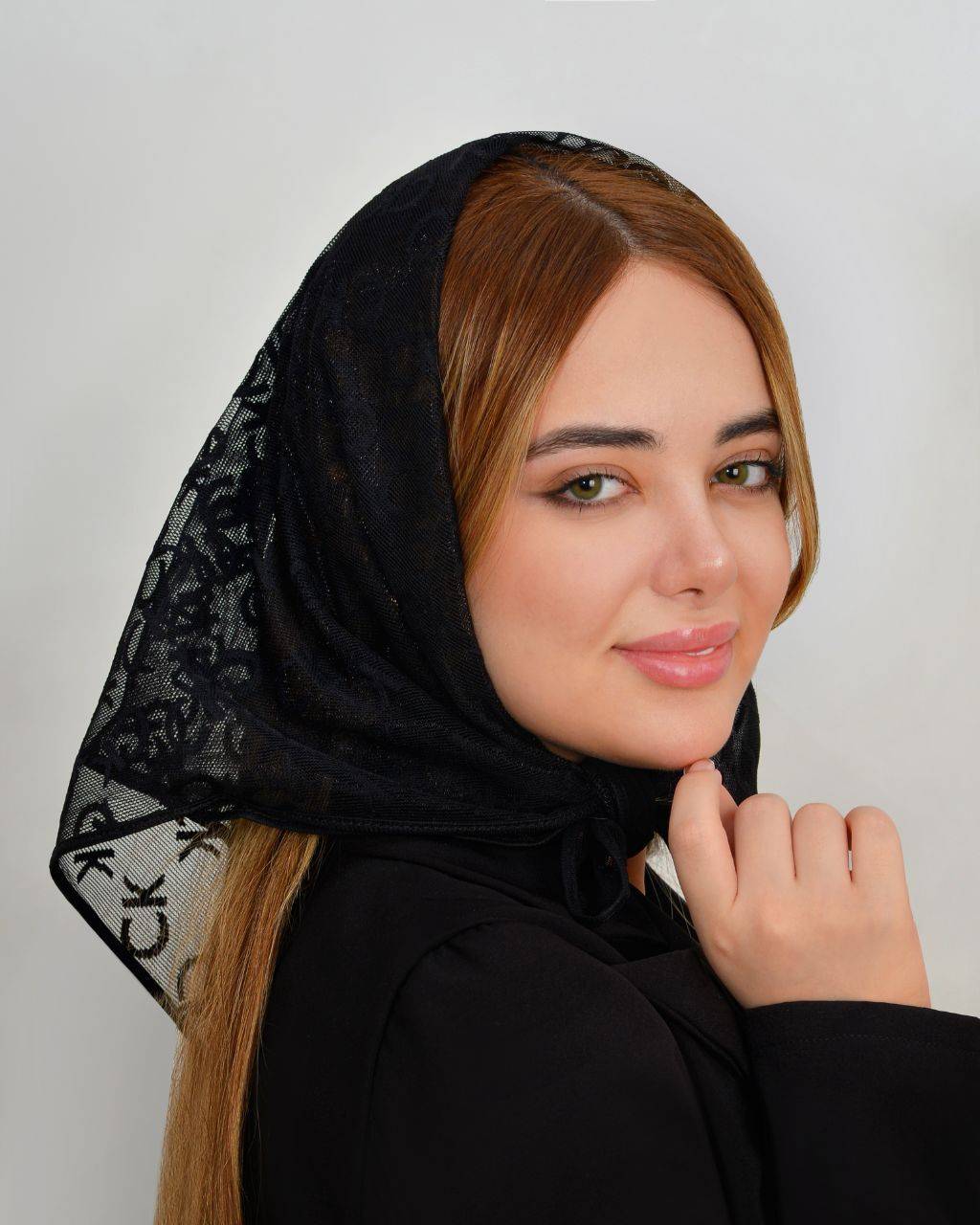 مینی اسکارف توری طرحدار مشکی.ابعاد ۷۰&۷۰ در ۶ طرح جذاب. برای تعیین طرح مورد نظر پیام دهید.