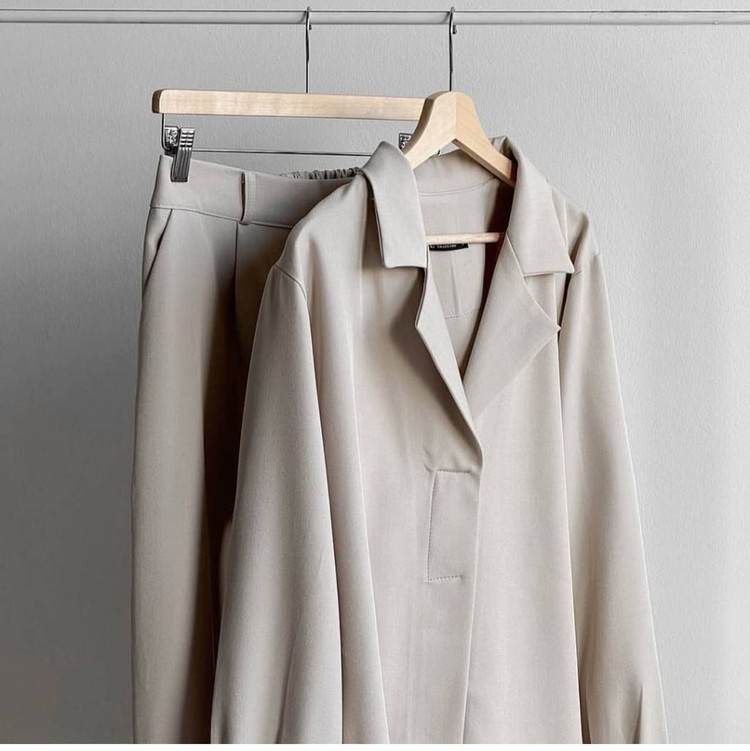 ست بلوز و شلوار مزونی .سایز بندی از ۳۶تا۴۸ طبق توضیحات.در۶ رنگ جذاب.برای تعیین رنگ پیام دهید.