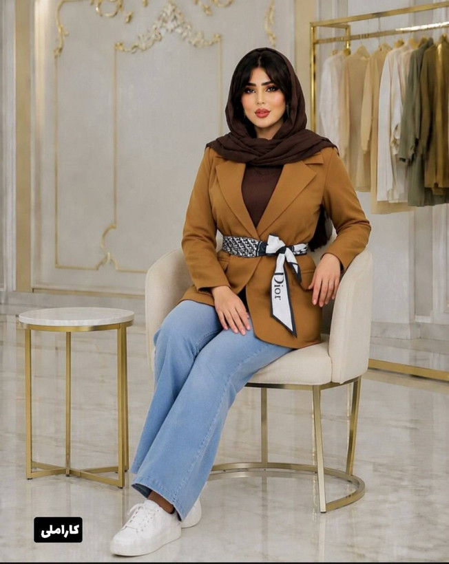 کت کمردار Dior. فری سایز تا۴۶طبق توضیحات. در رنگبندی جذاب.برای تعیین رنگ مورد نظر پیام دهید.