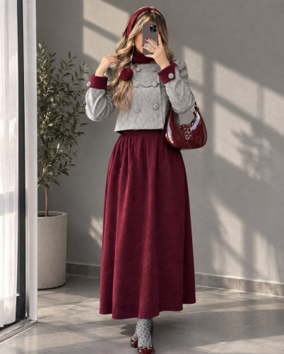ست کت دامن پاییزه سایزبندی از۳۸ تا ۴۴.برای تعیین سایز پیام دهید.